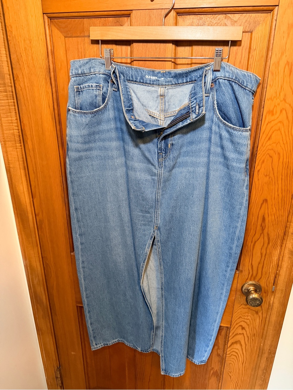 Old Navy Medium Blue Mid Rise Midi Denim Skirt